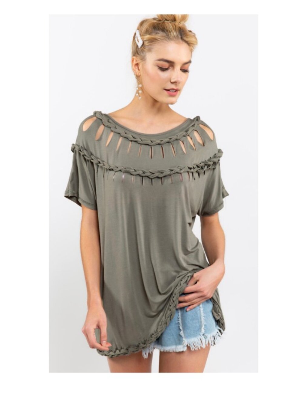 NWT POL Clothing Clover Ladies Short Sleeve Braided Laser Cut Tunic Top